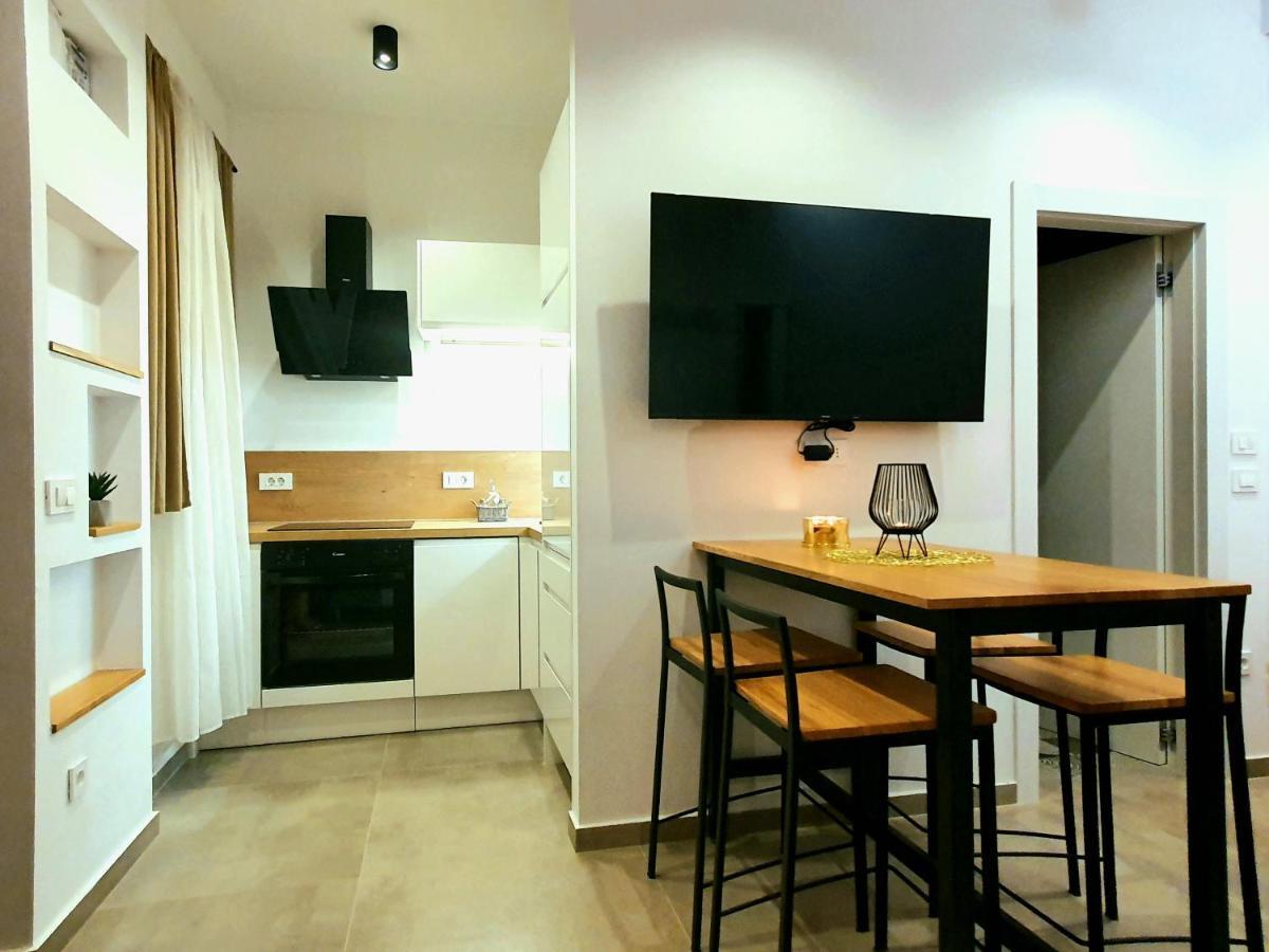 Cozy Studio Apartment Leprin In Labin Old Town 外观 照片
