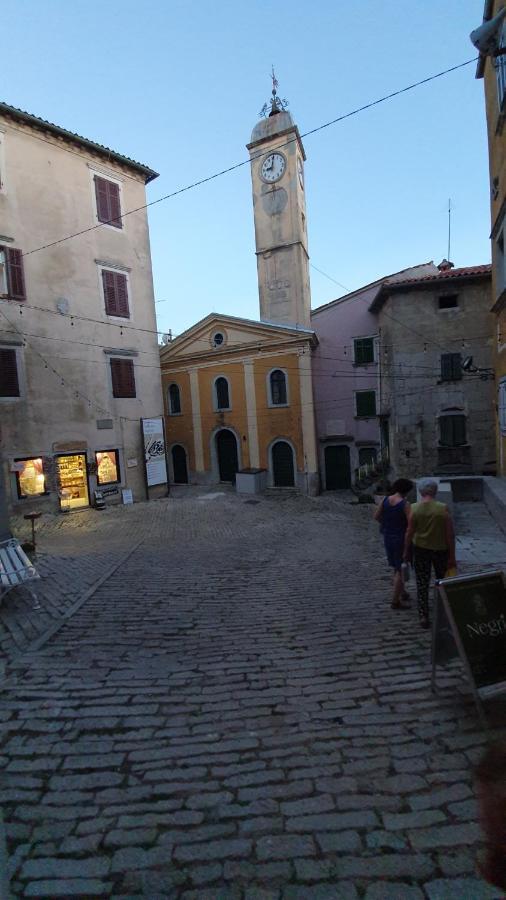 Cozy Studio Apartment Leprin In Labin Old Town 外观 照片