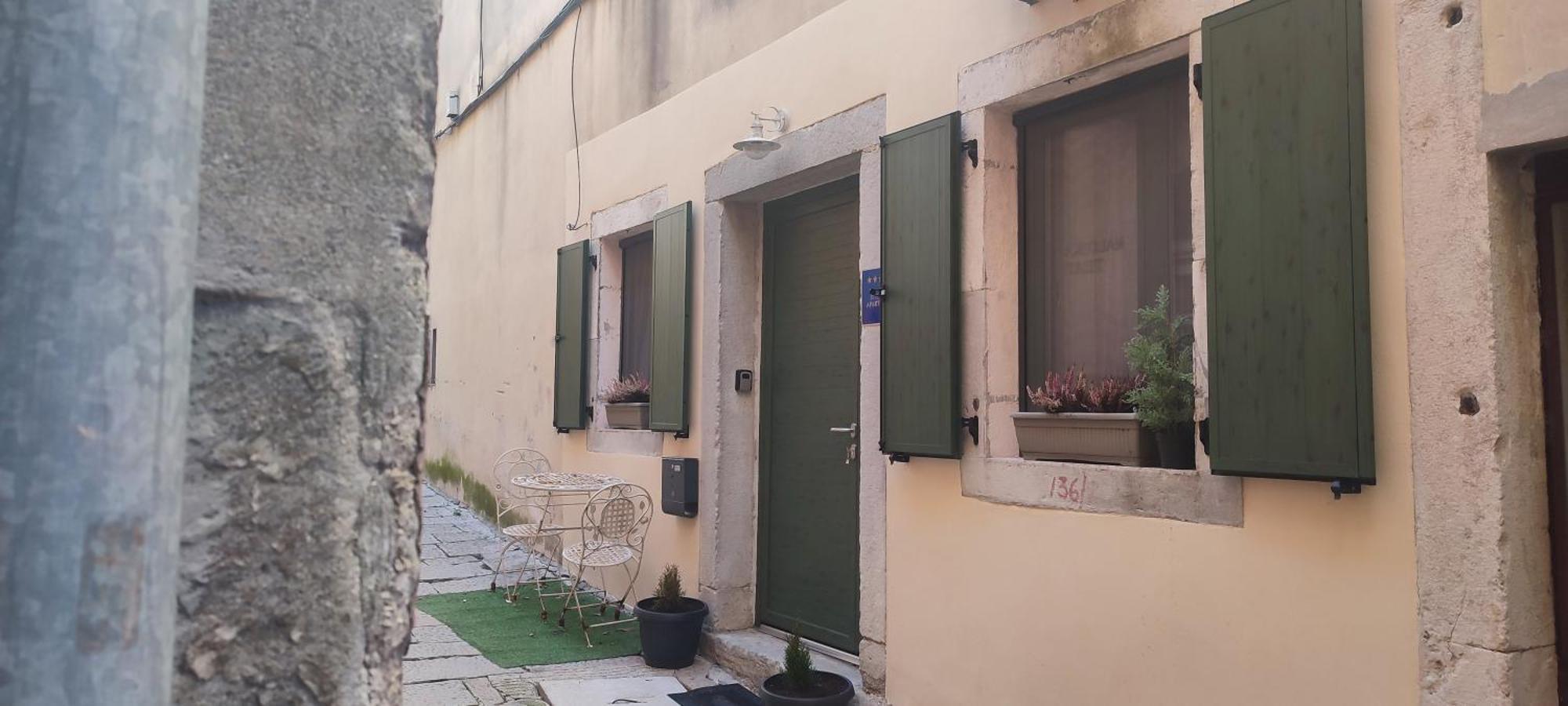 Cozy Studio Apartment Leprin In Labin Old Town 外观 照片
